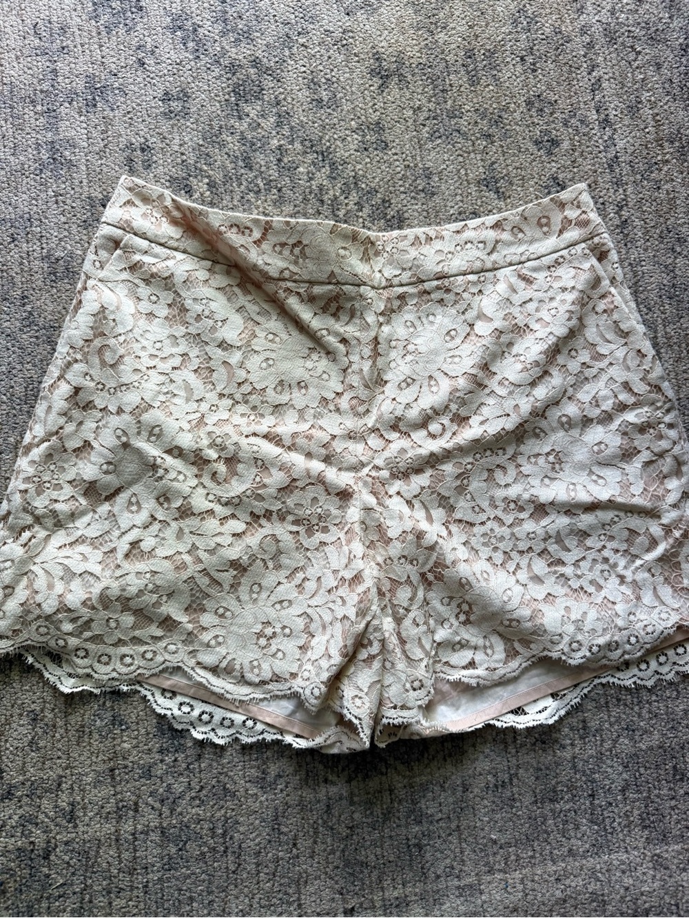 Cartonnier Pale Pink Lace-Trim Shorts